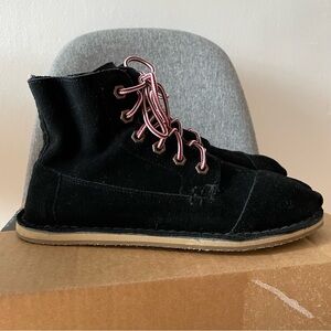 TOMS Women's Black Suede Leather Lace Up Ankle Boots Flat Boho Sz 9.5